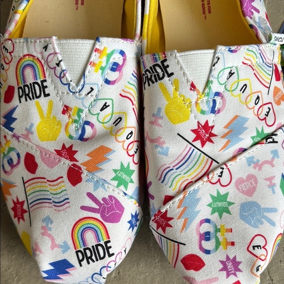 NWT TOMS women’s alpargata Pride unity Slip-On Shoes, size 7 - Picture 6 of 8